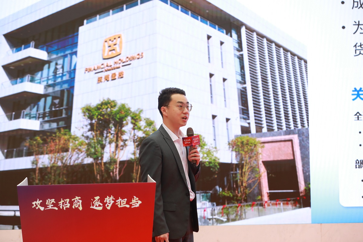 曹博演講照.jpg 曹博演講照.jpg